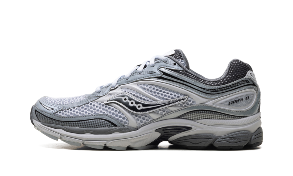 Saucony ProGrid Omni 9 Microchip S70739-8 SneakerMood Side view, toe pointing left