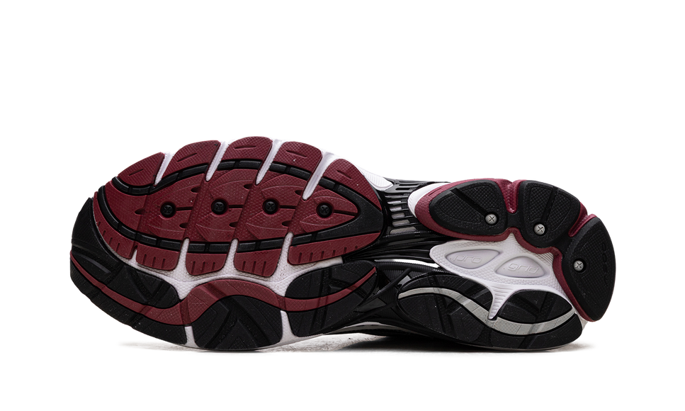 Saucony ProGrid Omni 9 OG White Silver Red S70739-1 SneakerMood Outsole view