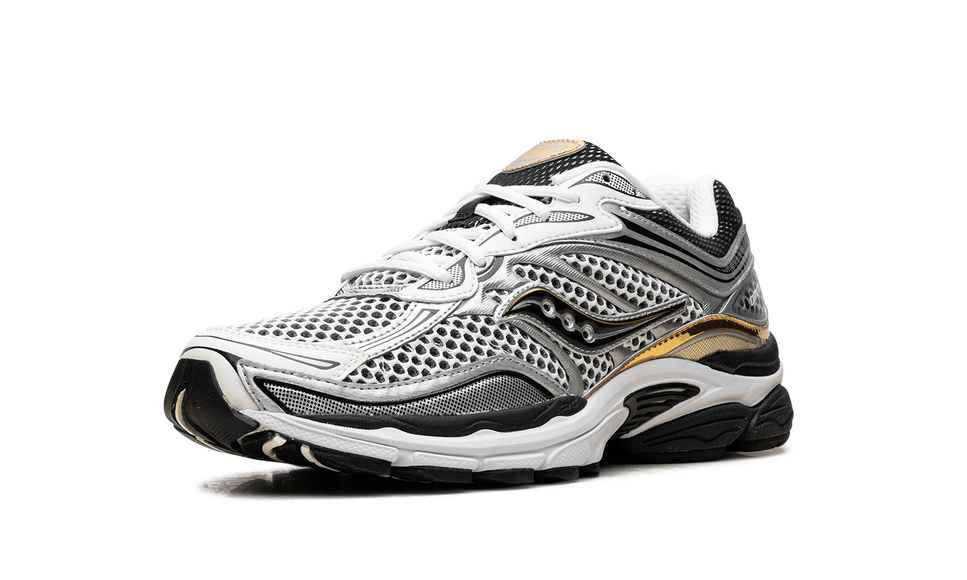 Saucony ProGrid Omni 9 Silver Gold S70739-9 SneakerMood Front three-quarter view