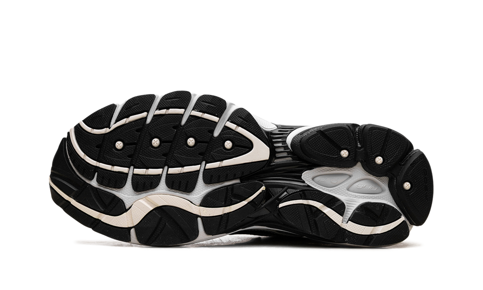 Saucony ProGrid Omni 9 Silver Gold S70739-9 SneakerMood Outsole view