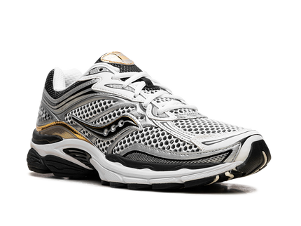 Saucony ProGrid Omni 9 Silver Gold S70739-9 SneakerMood Front three-quarter view