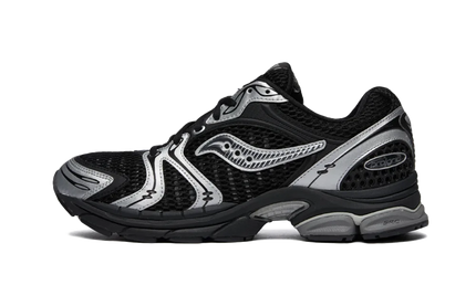 Saucony ProGrid Triumph 4 Black Silver S70704-23 SneakerMood Side view, toe pointing left