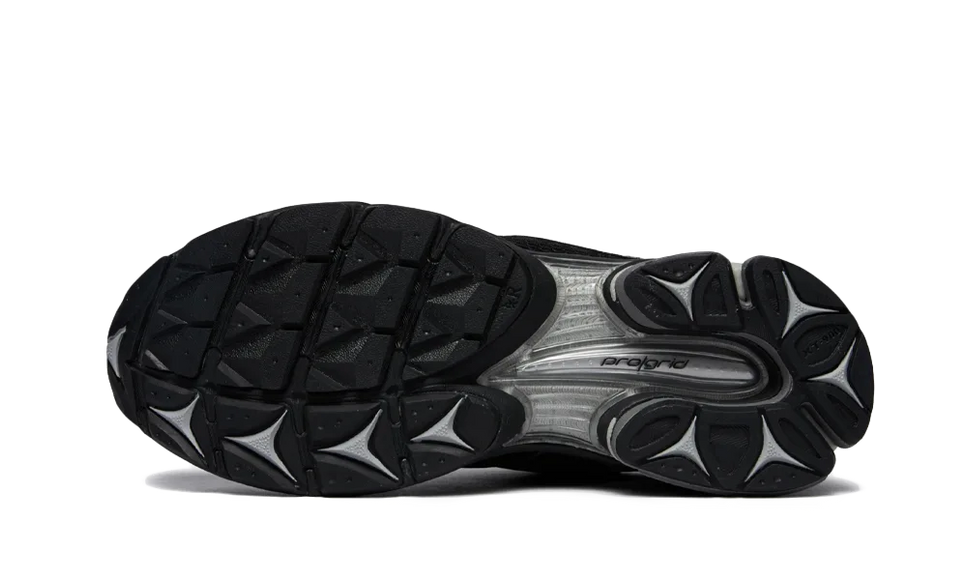 Saucony ProGrid Triumph 4 Black Silver S70704-23 SneakerMood Outsole view