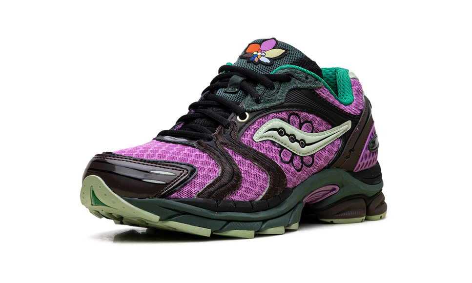 Saucony ProGrid Triumph 4 Jae Tips Flowers Grow Uptown Perilla S70966-3 SneakerMood Front three-quarter view