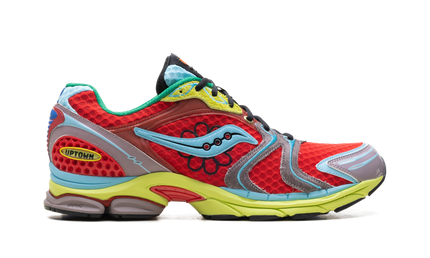 Saucony ProGrid Triumph 4 Jae Tips Flowers Grow Uptown Poison Ivy S70966-1 SneakerMood Side view, toe pointing right