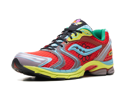 Saucony ProGrid Triumph 4 Jae Tips Flowers Grow Uptown Poison Ivy S70966-1 SneakerMood Front three-quarter view