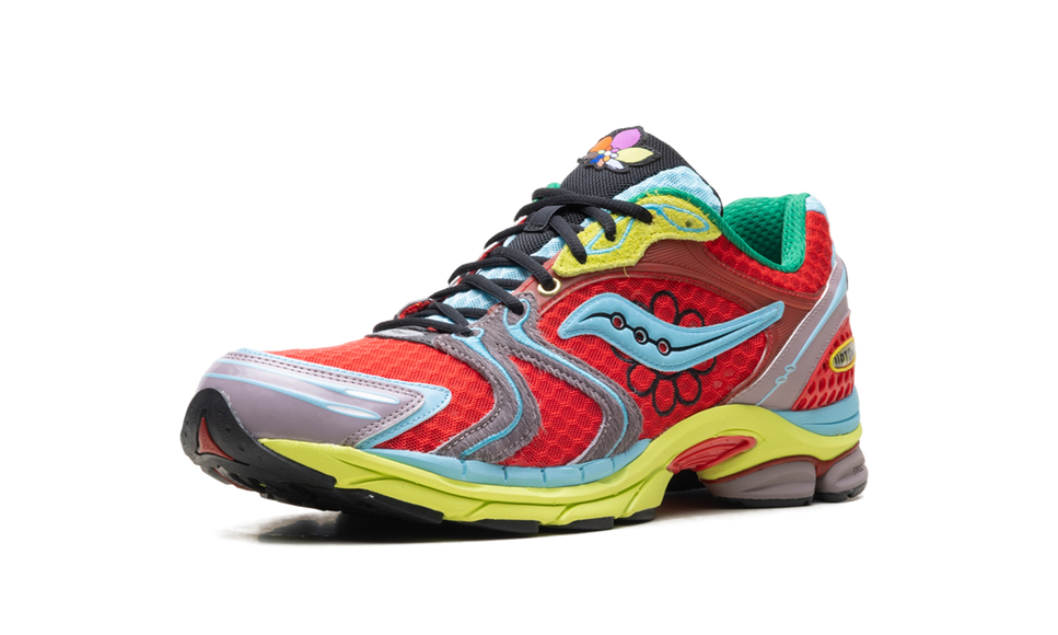 Saucony ProGrid Triumph 4 Jae Tips Flowers Grow Uptown Poison Ivy S70966-1 SneakerMood Front three-quarter view