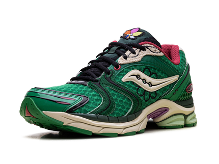 Saucony ProGrid Triumph 4 Jae Tips Flowers Grow Uptown Sugar Maple S70966-4 SneakerMood Front three-quarter view