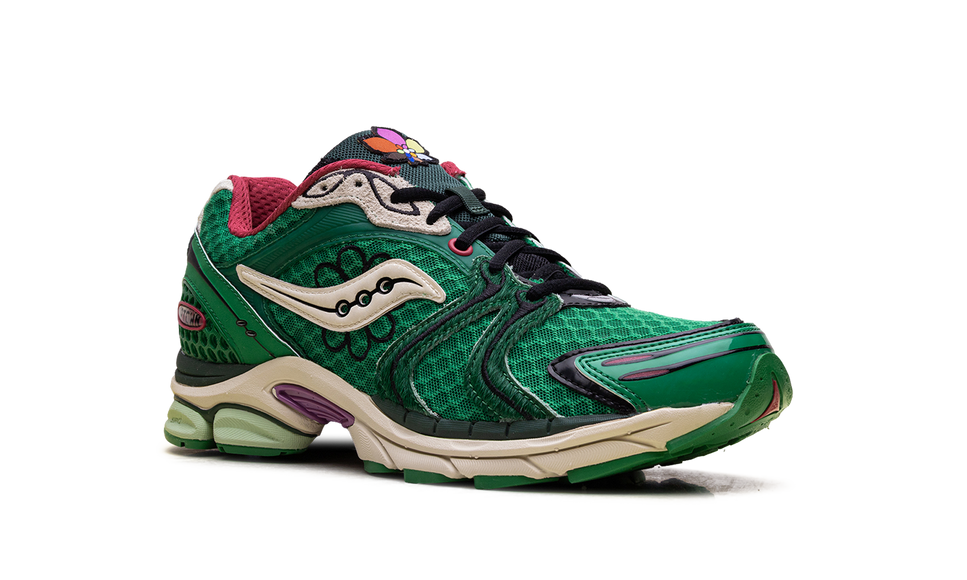 Saucony ProGrid Triumph 4 Jae Tips Flowers Grow Uptown Sugar Maple S70966-4 SneakerMood Front three-quarter view