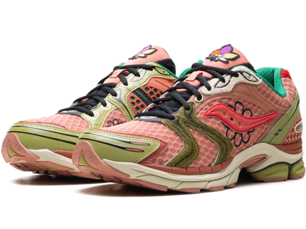 Saucony ProGrid Triumph 4 Jae Tips Flowers Grow Uptown Virginia Creeper S70966-2 SneakerMood Pair, front three-quarter view
