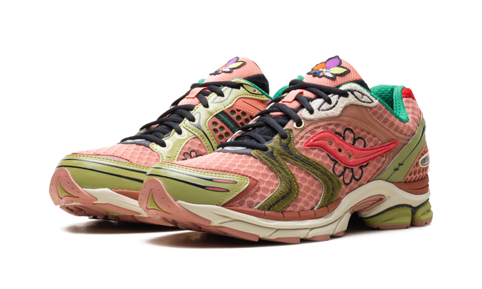Saucony ProGrid Triumph 4 Jae Tips Flowers Grow Uptown Virginia Creeper S70966-2 SneakerMood Pair, front three-quarter view