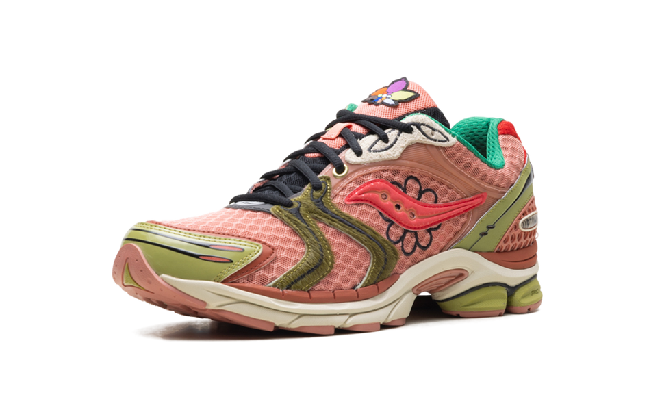 Saucony ProGrid Triumph 4 Jae Tips Flowers Grow Uptown Virginia Creeper S70966-2 SneakerMood Front three-quarter view