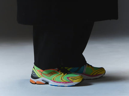 Saucony ProGrid Triumph 4 Westside Gunn Super Flygod S71048-1 SneakerMood On feet, side view