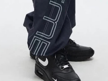 Supreme X Nike Air Max 1 87 'Black &amp; White'
