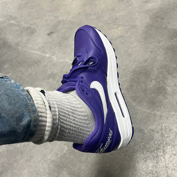 Supreme X Nike Air Max 1 87 'Varsity Purple'