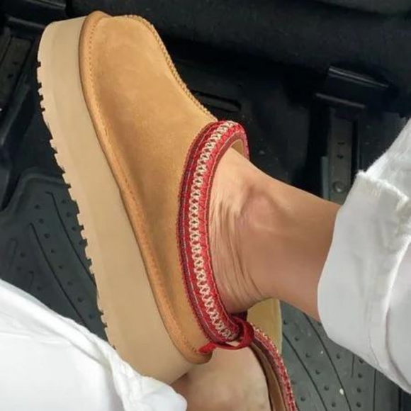 UGG Tazz Slipper Chestnut - SneakerMood 