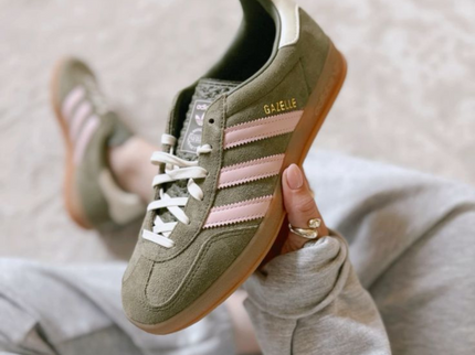 adidas Gazelle Indoor Focus Olive JH6475 SneakerMood Hand-held shoe view