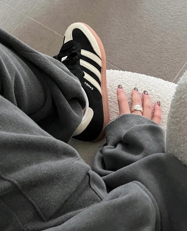 adidas Samba OG "Core Black Wonder White" IE5836 SneakerMood On-foot view