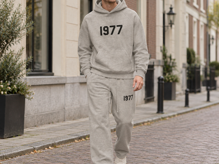 Essentials 1977 Dark Oatmeal Relaxed Winter Set Streetwear Model SneakerMood