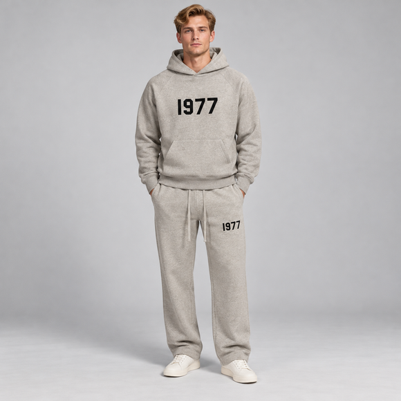 Essentials 1977 Dark Oatmeal Relaxed Winter Set Studio Model SneakerMood