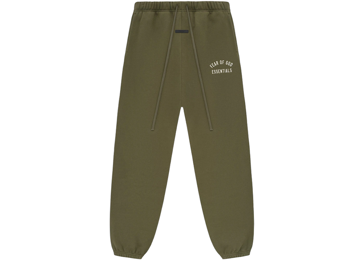Essentials Fleece Military Sweatpant Front SneakerMood