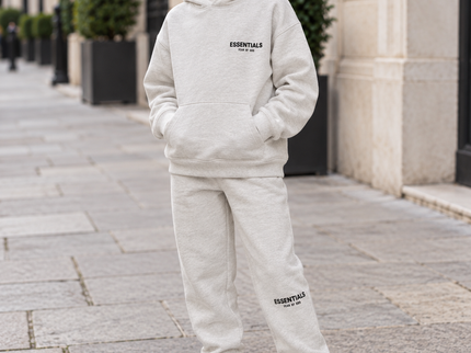Bambino con felpa e pantaloni Essentials Light Oatmeal – SneakerMood