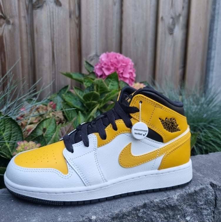 Nike Air Jordan 1 Mid 'University Gold' (GS)