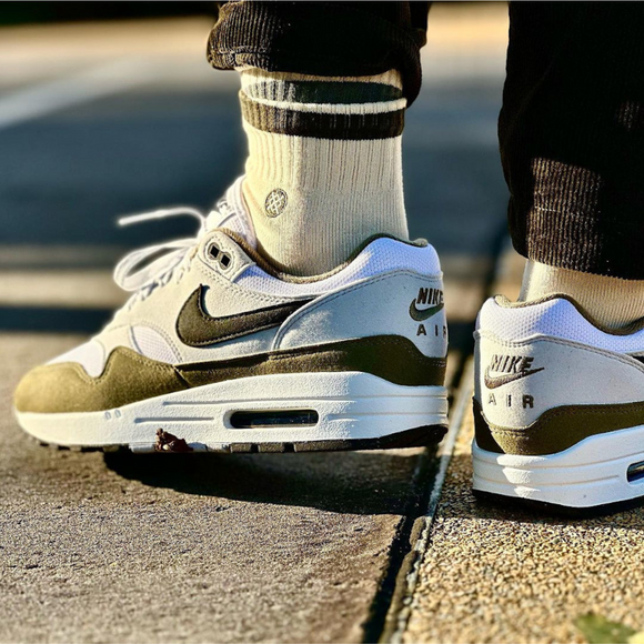 Nike Nike Air Max 1 'Medium Olive' - SneakerMood 