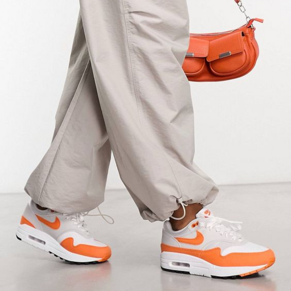 Air Max 1 Safety Orange (W)