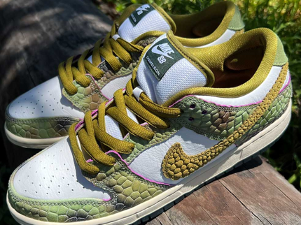 Nike Nike SB x Alexis Sablone Dunk Low 'Chameleon'