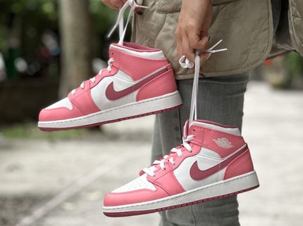 Nike Air Jordan 1  Mid Valentines Day 2023 (GS)