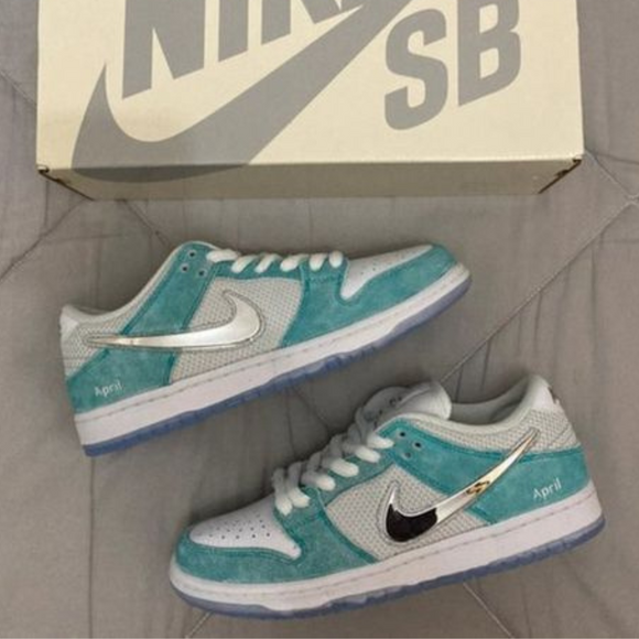 Nike SB x April Skateboards Dunk Low Pro