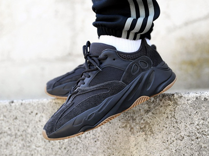 adidas Yeezy Boost 700 Utility Schwarz