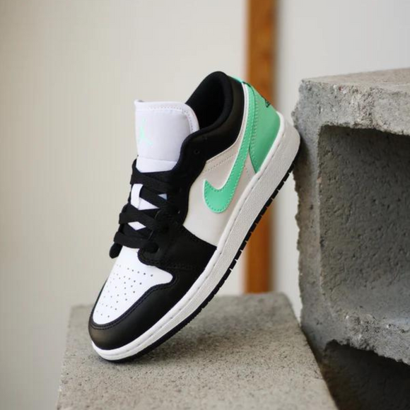 Nike Air Jordan 1 Low GS 'Green Glow' - SneakerMood 