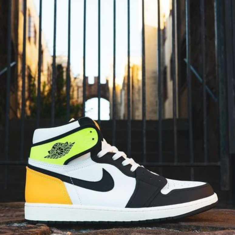 Nike Air Jordan 1 High ' Volt '