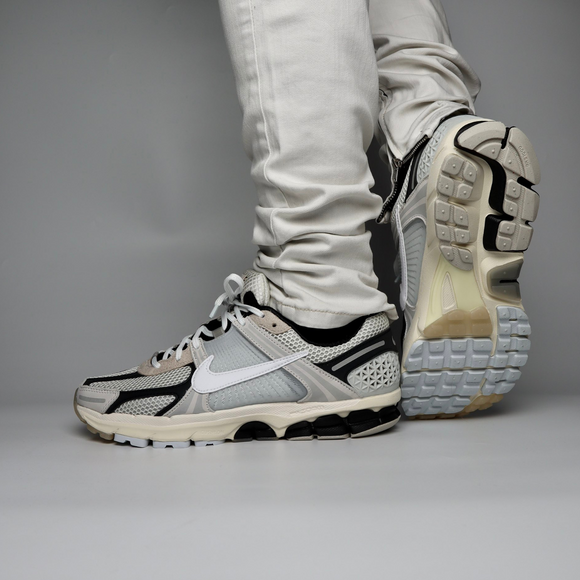 Nike Nike Zoom Vomero 5 Premium "Light Bone and Black"