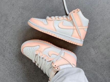 Nike Nike Dunk High Crimson Tint (W)