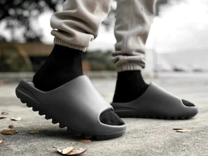 Yeezy Slide Onyx