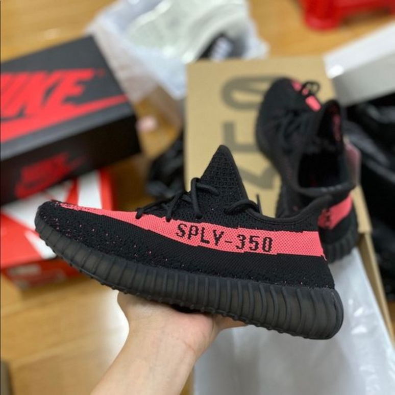 Yeezy Yeezy Boost 350 V2 Core Black Red