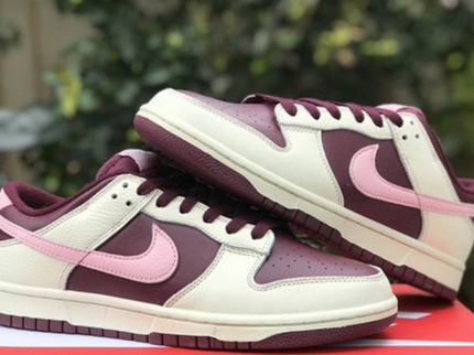 Nike Dunk Low " Valentines day " 2023