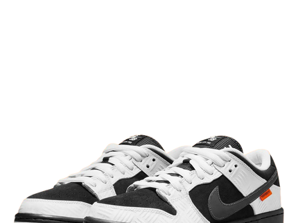 Nike Nike SB Dunk Low x TIGHTBOOTH - SneakerMood 