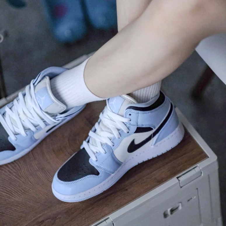 Nike Air Jordan 1 Mid Ice Blue (GS)