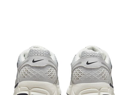 Nike Nike Zoom Vomero 5 White / Metallic Silver