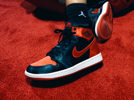 Nike Air Jordan 1 High Satin WMNS 'Bred' - SneakerMood 