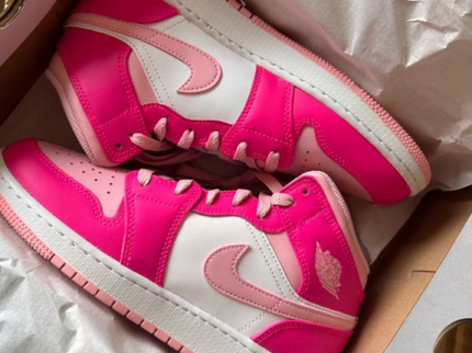 Air Jordan 1 Mid GS 'Fierce Pink' Barbie