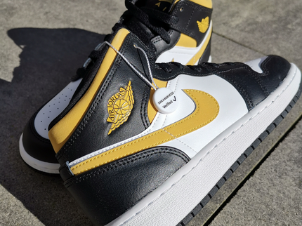 Nike Air Jordan 1 Mid White Pollen Black (GS)