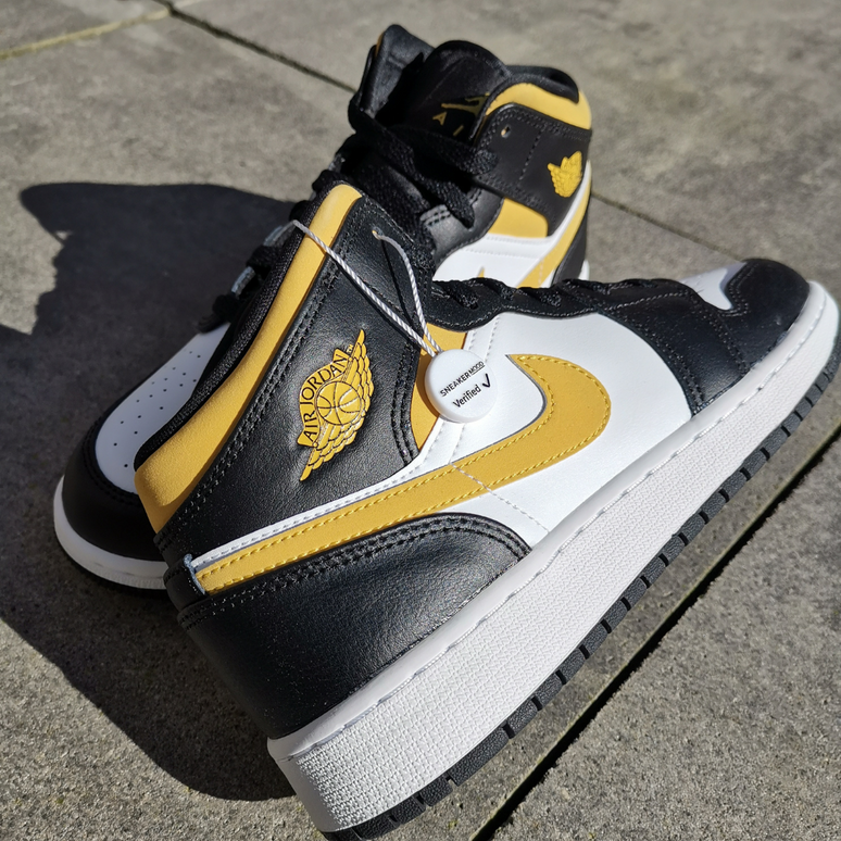 Nike Air Jordan 1 Mid White Pollen Black (GS)