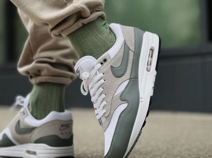 Nike Air Max 1 SC "Mica Green"