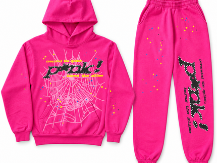 Sp5der P*NK Set Pink – hoodie en sweatpants, vooraanzicht op witte achtergrond
