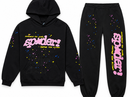 Sp5der P*NK V2 Set Black – Hoodie und Jogginghose, Vorderansicht auf weißem Hintergrund